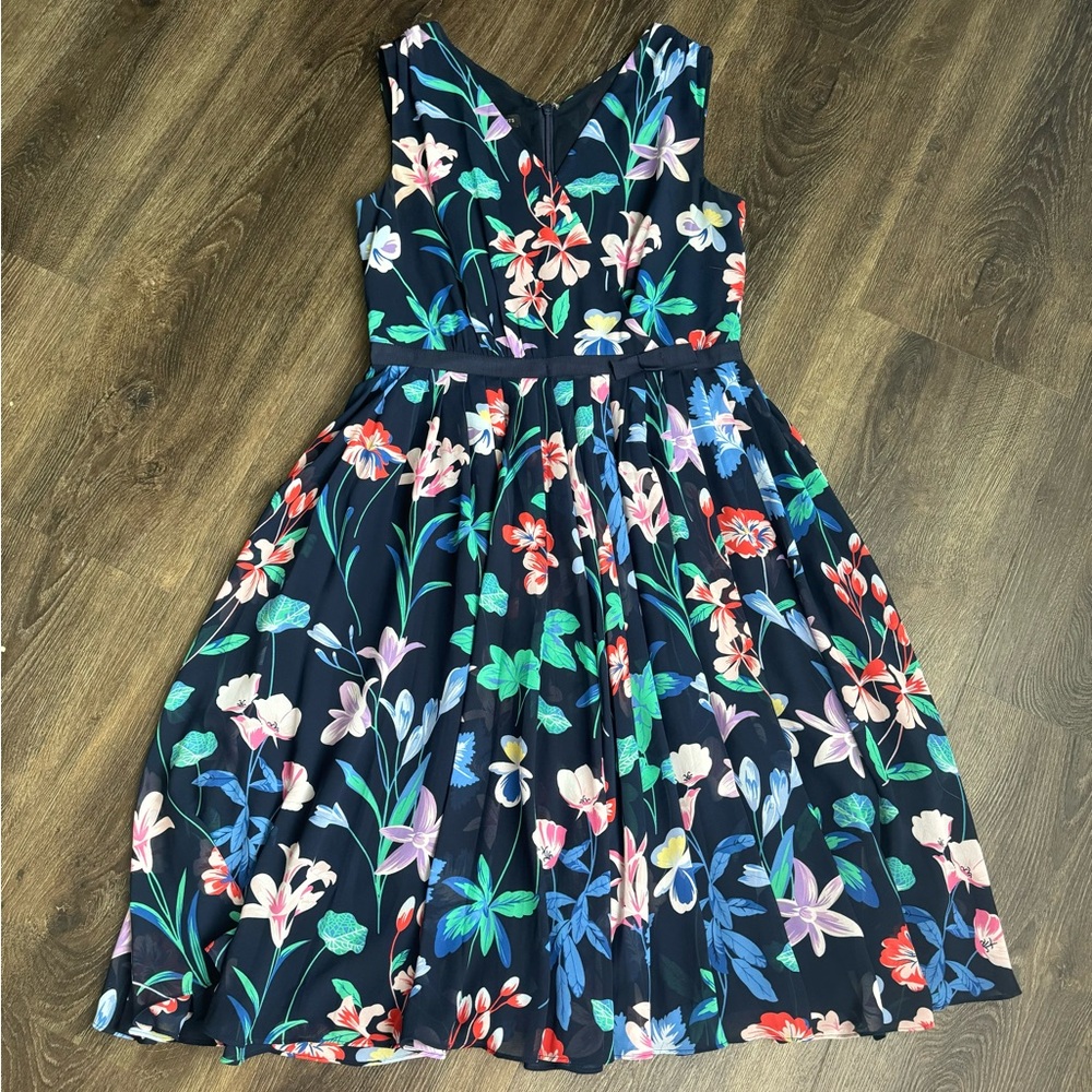 New! Gorgeous light lined  light and breezy dress.
